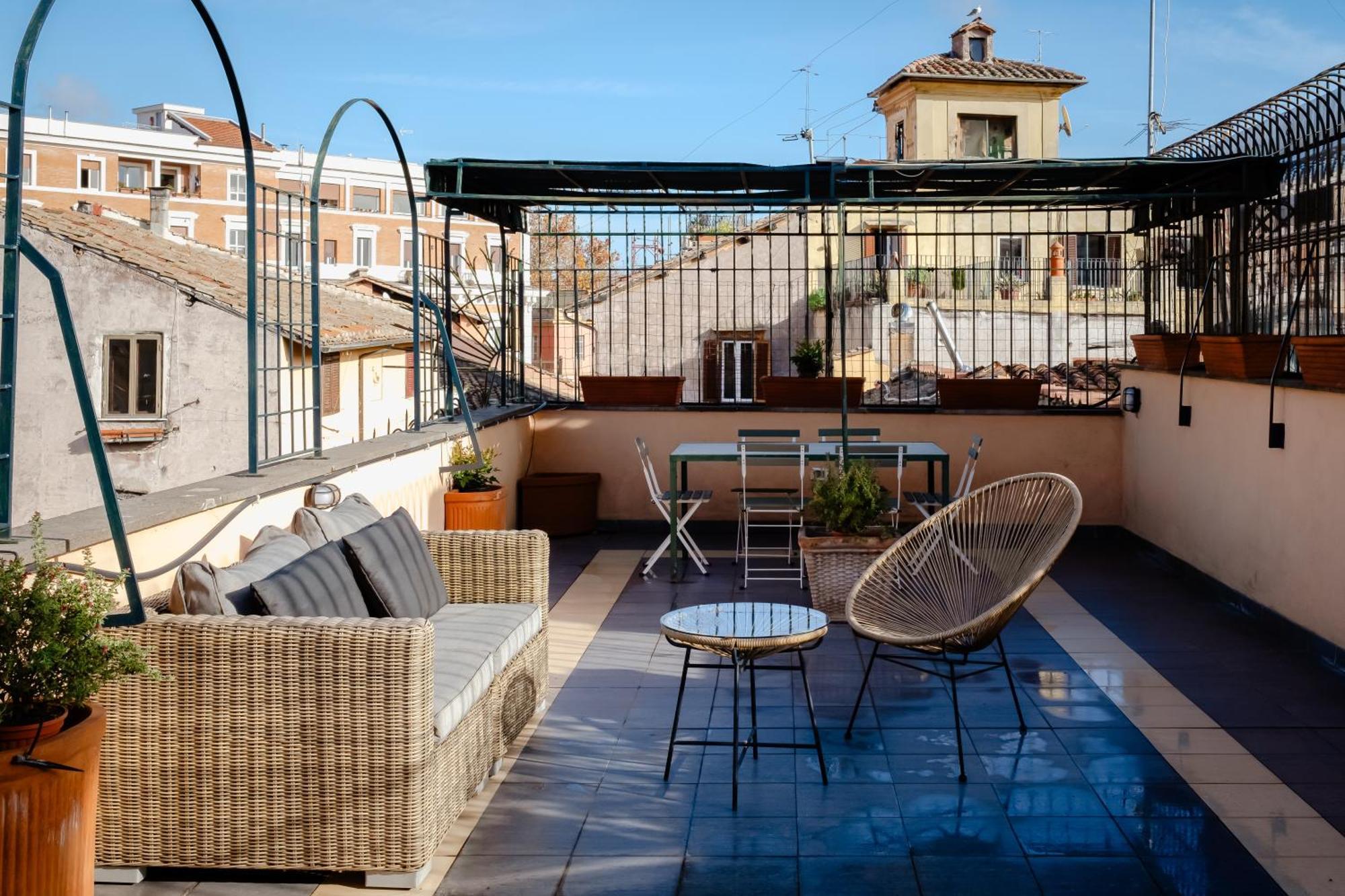 Apartment Amazing Penthouse With Terrace And Rooftop In Trastevere Rom